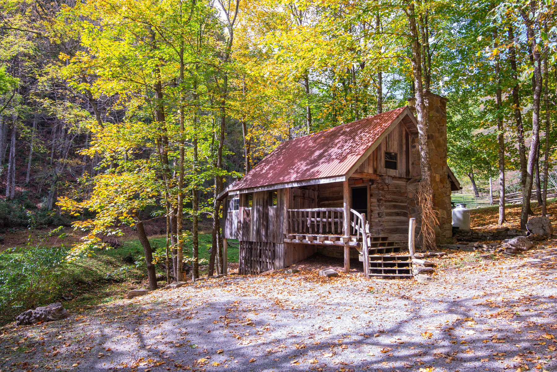 Moore-House-Inn-Cabins-1-30-24-web-6011